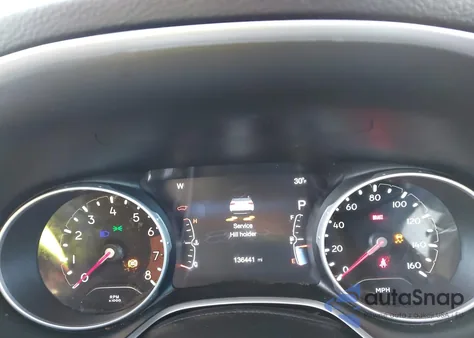 2018 Jeep Compass Latitude 4X4 z USA, uszkodzony, nr VIN 3C4NJDBB2JT265905